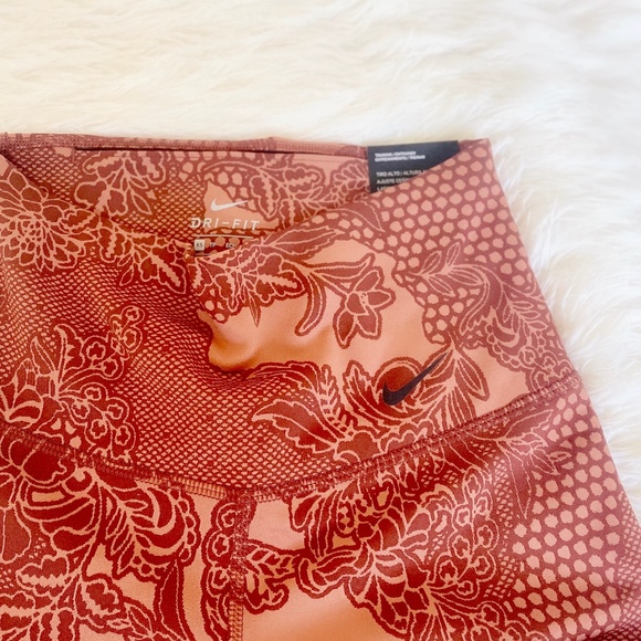 NWT Nike Women's floral lace print Tights leggings - Picture 6 of 6